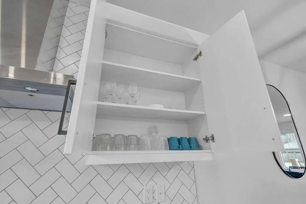 Dom wakacyjny Lovelyhome-Foosball-Nearairport-5 Queen Beds -Air Conditioning Edmonton Kanada